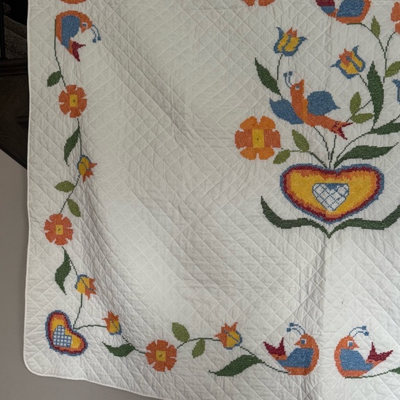 Vintage Lovebirds Needlepoint Quilt Folk Art Heart Floral Bedspread Queen XL - Picture 3 of 10